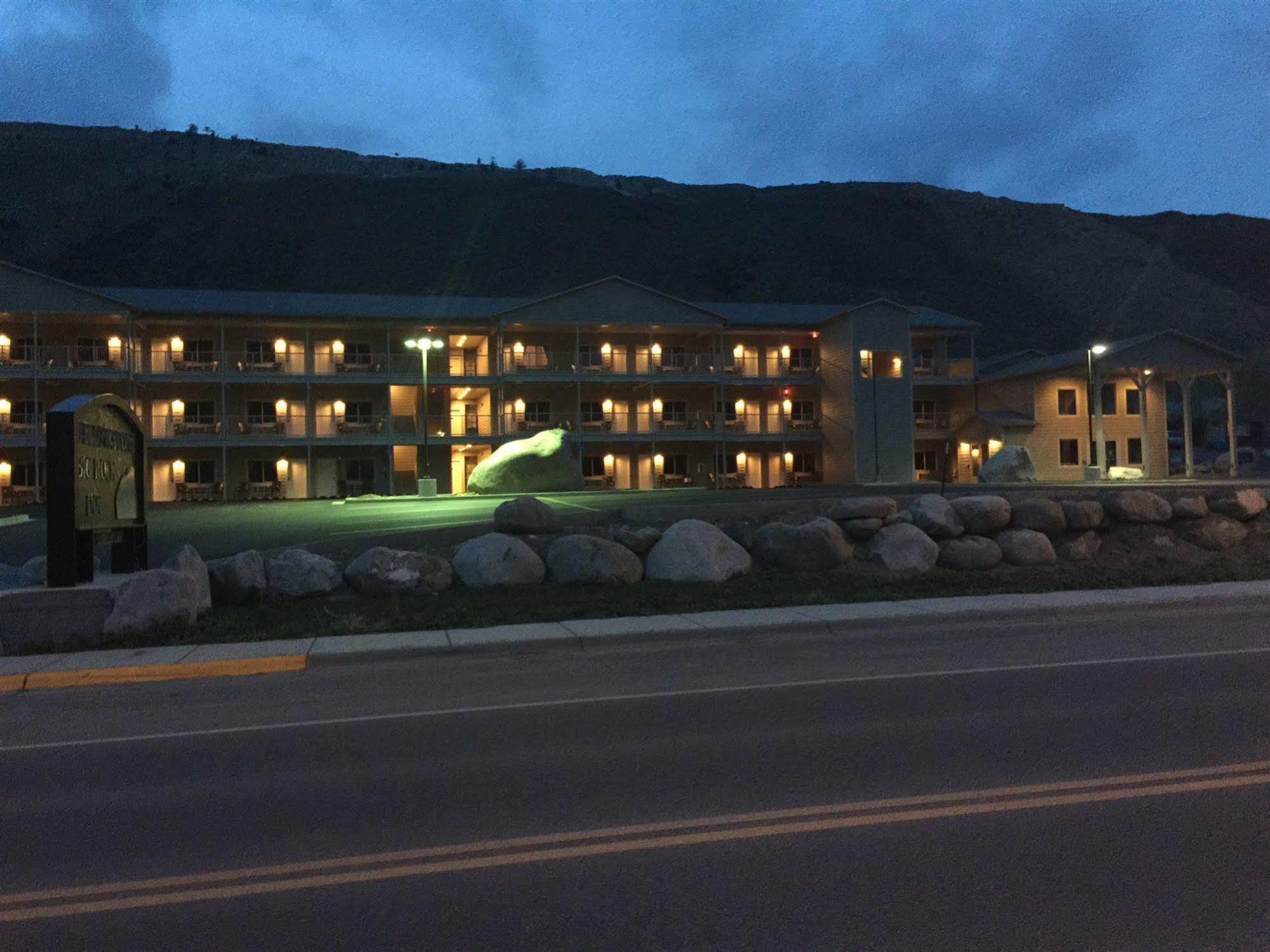 Yellowstone Big Rock Inn Gardiner Exterior foto